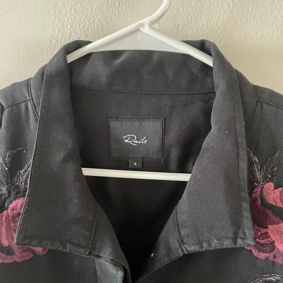 Rails Elliot Shacket Womens Small Black Burgundy Floral Embroidered Shirt Jacket - Picture 7 of 11